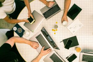 Ce pierzi dacă nu investești în competențe digitale acum